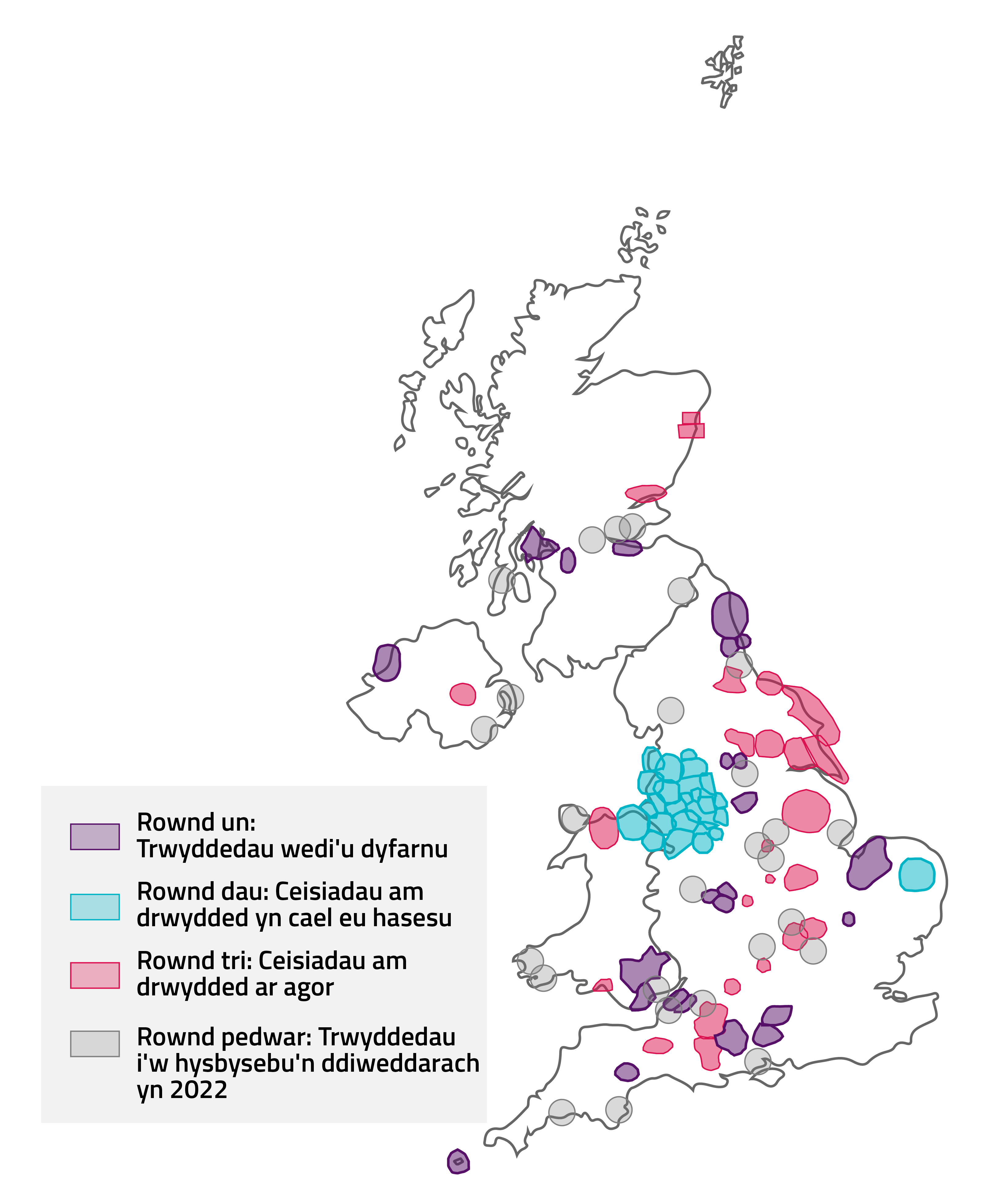 Small-scale DAB locations: rounds one to four Mae'r map hwn o'r DU yn dangos ble rydym wedi dyfarnu'r rownd gyntaf o drwyddedau amlblecs graddfa fach, y ceisiadau sy'n cael eu hasesu (rownd dau), ceisiadau am drwydded sydd ar agor (rownd tri) a'r trwyddedau sydd i'w hysbysebu yn ddiweddarach yn 2022 (rownd pedwar).